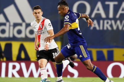 Sebastián Villa maneja la pelota y Rafael Borré se convierte en defensor; el extremo de Boca se recargó con goles en el partido con Vélez, mientras que el delantero de River es el goleador del ciclo Gallardo, con 48 festejos