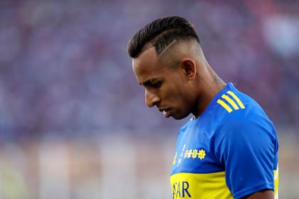 Sebastian Villa of Boca Juniors, walks during the final match of the local soccer tournament against Tigre at the Mario Kempes stadium in Cordoba, Argentina, Sunday, May 22, 2022. (AP Photo/Nicolas Aguilera)