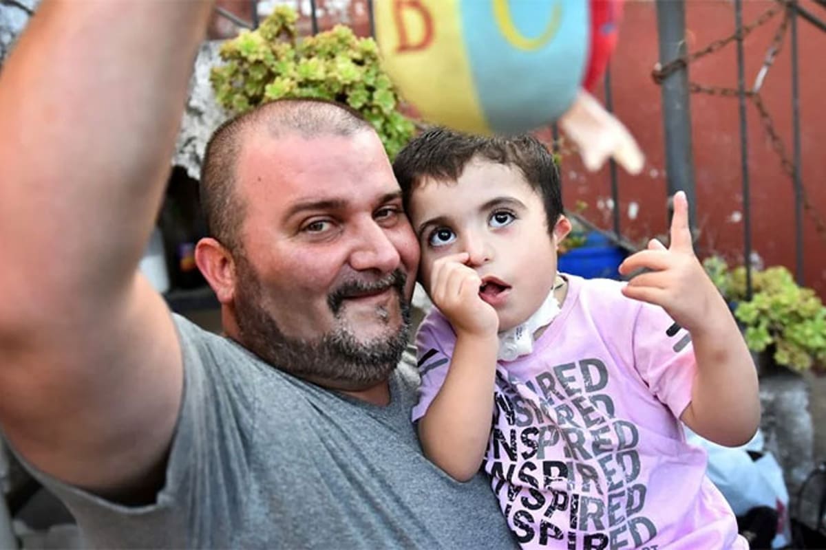 Sebastián y su hijo León.