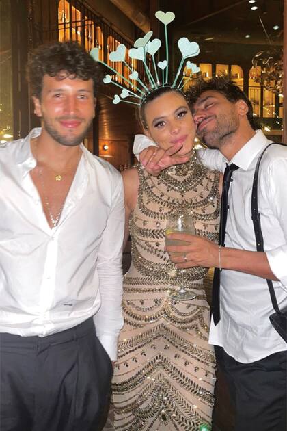Sebastián Yatra bailó con los influencers Lelé Pons y Lizardo Ponce.