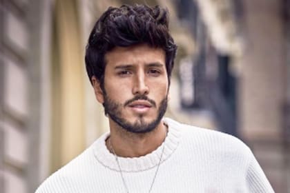 Sebastián Yatra fue filmado en un video donde una policía lo arresta en Miami