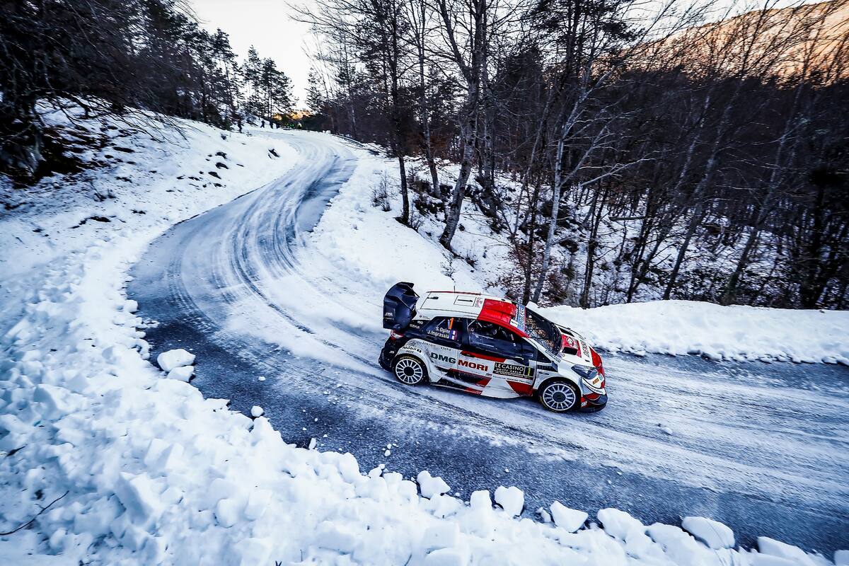 Sébastien Ogier y su copiloto Julien Ingrassia durante el Rally de Monte Carlo.