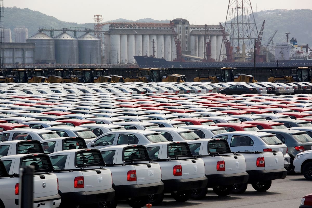 Sector frenado: la industria automotriz argentina siente con fuerza la recesión de Brasil; la crisis del gigante redujo significativamente el mercado de exportación y, por tanto, el nivel de producción