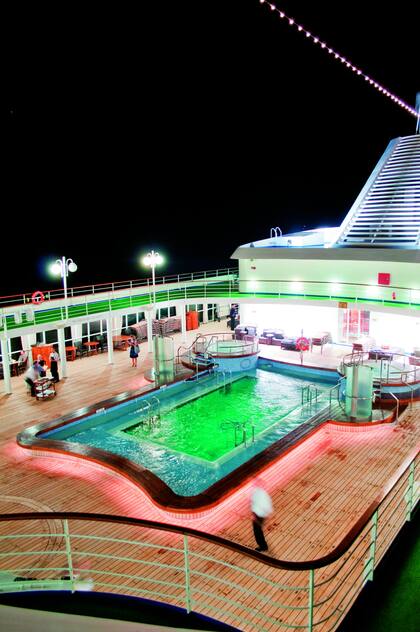 Sectores de piscinas con acceso privado para no disputarse las reposeras durante el día