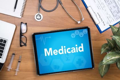 Sectores específicos como menores de 19 años, personas embarazadas y adultos inscritos en programas estatales como HBIS mantendrán su protección médica