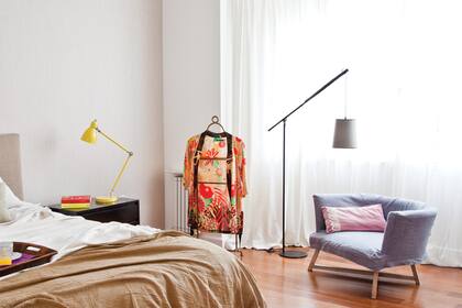 Sectorizar los espacios de lectura con lámparas puede ser un recurso estético y funcional