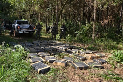 Secuestran 7500 kilos de marihuana en Puerto Piray, Misiones
