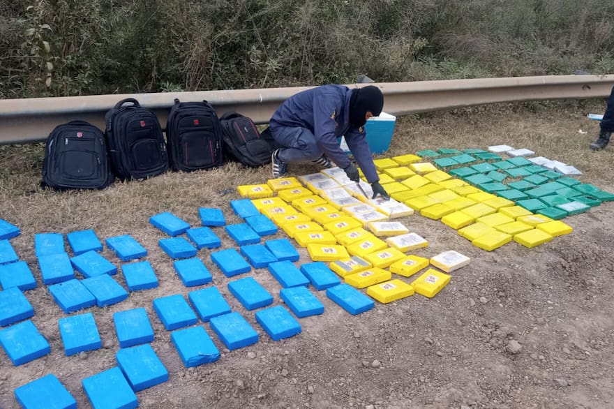 Fue uno de los narcos más buscados del país, estaba en libertad condicional y ahora lo detuvieron con 260 kilos de cocaína Fue uno de los narcos más buscados del país, estaba en libertad condicional y ahora lo detuvieron con 260 kilos de cocaína