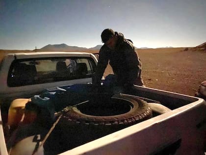 Secuestro de 42 kilos de cocaína y 105 kilos de marihuana que eran traficados hacia Chile a través de una zona inhóspita de la Puna, cerca de San Antonio de los Cobres, Salta