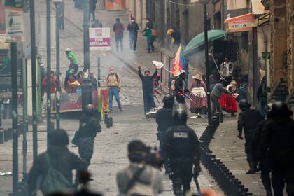 Seguidores de Evo y la policía mantuvieron enfrentamientos ayer en La Paz