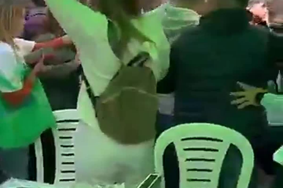 Seguidores de Javier Milei vandalizaron un stand de ActivAr, en Tucumán