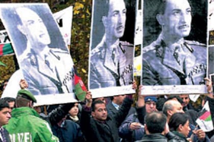 Seguidores del exmonarca Mohammed Zahir Shah, en Bonn