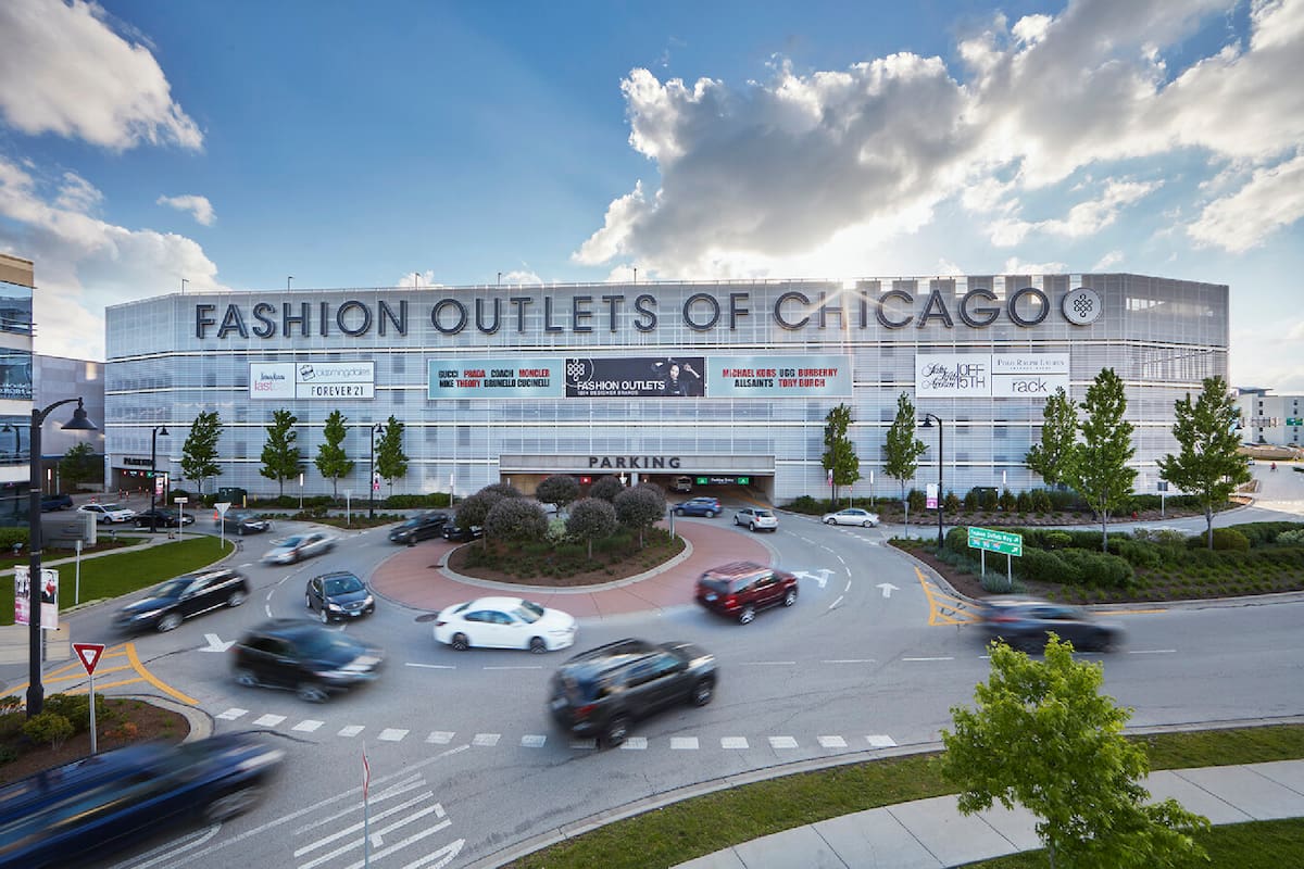 Según ChatGPT, Fashion Outlets of Chicago fue elegido como el centro comercial más "bueno, bonito y barato" de Chicago