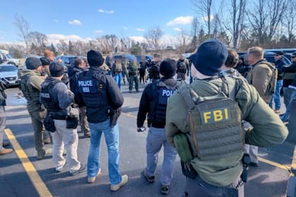 Según DeSantis, el ICE, junto con otras agencias, arrestó a más de 20.000 migrantes en Florida en los últimos nueve meses