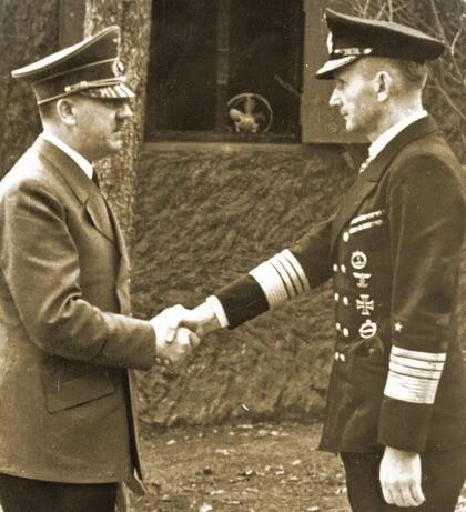 Según Dönitz, recién durante el juicio en Nuremberg se dio cuenta de que no había cumplido los deseos de su adorado Führer
