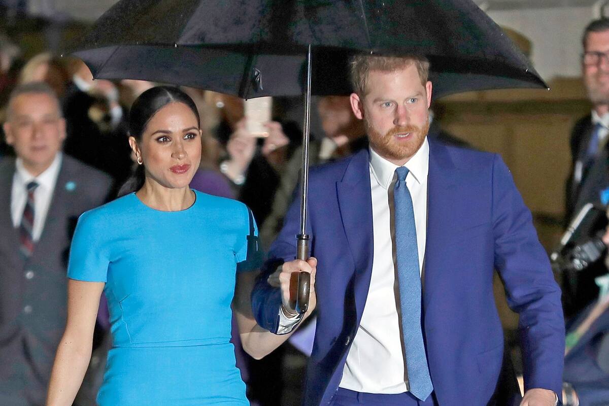 Según dos fuentes muy cercanas a la pareja, Meghan Markle y el príncipe Harry, se encuentran fuertemente afectados por las tensiones alrededor de sus familias