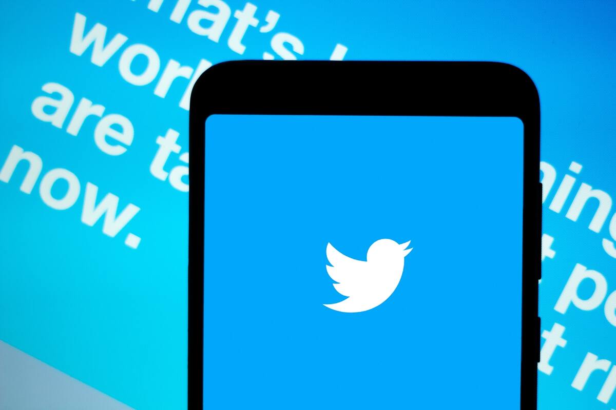 Según el analista Brian Krebs, el ataque masivo fue ejecutado por un joven universitario inglés llamado Joseph James Connor, que fue identificado por una investigadora privada contratada por la industria móvil