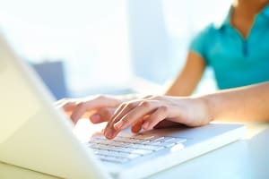 Según el estudio de Google realizado en el marco del Día de la Internet segura, el 82% de los padres dialogó con sus hijos sobre temas vinculados sobre seguridad online