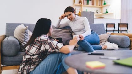 Según el estudio original, "un patrón clave asociado con el desarrollo de una relación cercana entre iguales es la autorrevelación sostenida, creciente, recíproca y personalista".