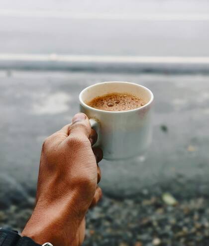 Según el estudio publicado en Nutrients, dos tazas de café al día son suficientes para aumentar la esperanza de vida