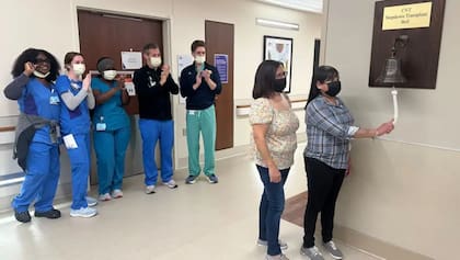 Según el hospital, hasta la fecha en EE.UU. solo se han registrado 59 trasplantes como el de López, es decir, de corazón, hígado y riñón