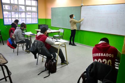 Según el Indec, en el primer trimestre del año, el 17,3% de la población ocupada no terminó el secundario