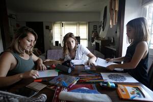 Según el informe, durante la pandemia, la brecha de género se agigantó