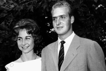 Según el libro "Yo, el rey", que repasa la vida del Juan Carlos, a finales de los años 70 el monarca amenazó a su esposa Sofía con anular su matrimonio, desplazarla de la corona y quitarle a su hijo