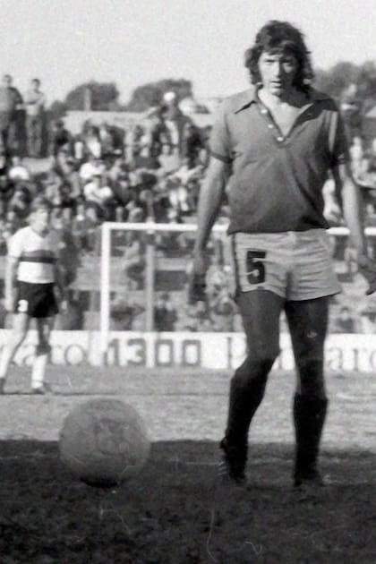 Según el mito, Carlovich fue reemplazado a pedido del seleccionador de la Argentina, para que no humillara más con su juego a un equipo que estaba a casi dos meses de afrontar el Mundial.