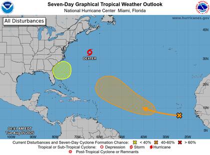 Según el NHC, Dexter seguirá una ruta NE inusual para esta época, con posible fortalecimiento a 83 km/h el jueves antes de convertirse en sistema extratropical