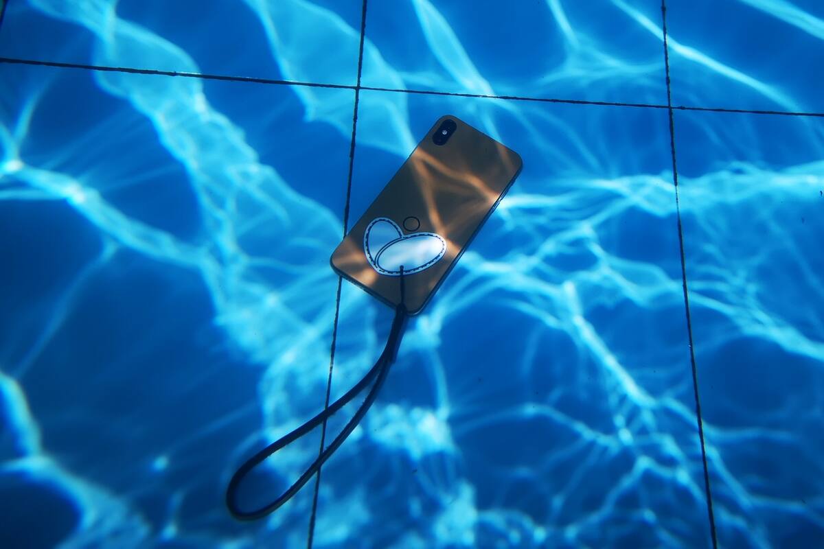 Según el regulador de la competencia de Italia, Apple no fue claro al promocionar la resistencia al agua de sus últimos iPhone, medida en laboratorio pero no fuera de él