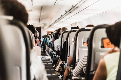 Según el tipo de viaje que se esté por realizar, varía la conveniencia del sector a elegir dentro del avión