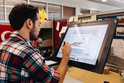 Según el trabajo, Laughlin trabaja los doodles con lápiz y papel, y lo combina con técnicas digitales si requiere animarlos