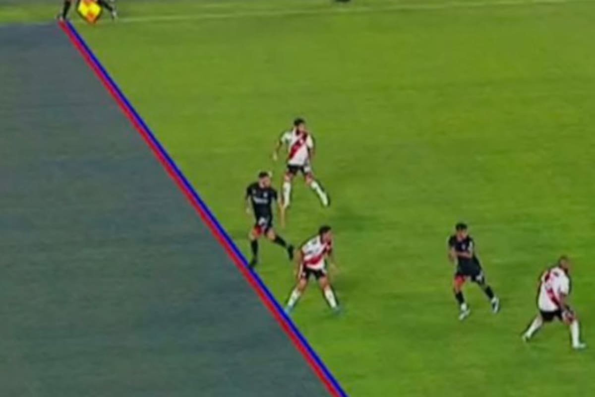 Según esta imagen del VAR, Ávalos estaba en posición adelantada y por anularon el 2 a 2 agónico de Argentinos ante River, que marcó Heredia