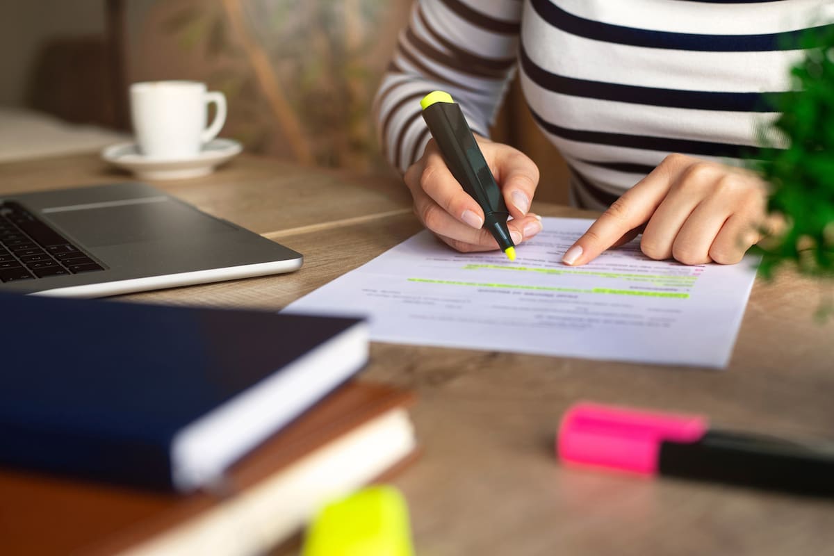 Según estudios, subrayar, releer y resumir son métodos de estudio de “baja utilidad”