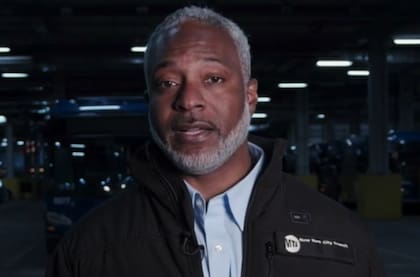 Según explicó el presidente de Tránsito de la ciudad de Nueva York, Demetrius Crichlow, cada unidad cuesta 450 dólares, frente a los US$4000 que sale un banco de madera