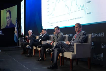 Según Fausto Spotorno y Camilo Tiscornia, el año cerrará con una inflación del 160%