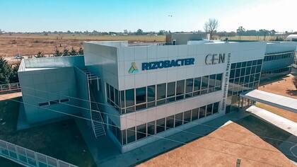 Según FIX, Rizobacter redujo deuda, fortaleció su posición de caja y despejó los principales vencimientos financieros previstos para 2026