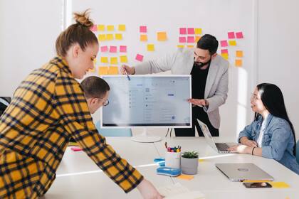 Según Harvard, el trabajo en equipo es fundamental (Foto Unsplash)