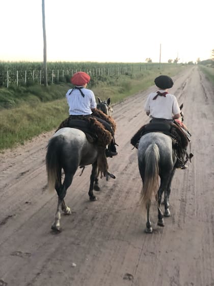 Según Ignacio, la vida de los mellizos son los animales y el campo