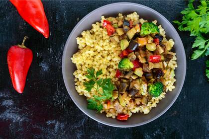 Según indica una publicación de la Boston University, el cous cous se puede guardar en la heladera por no más de una semana