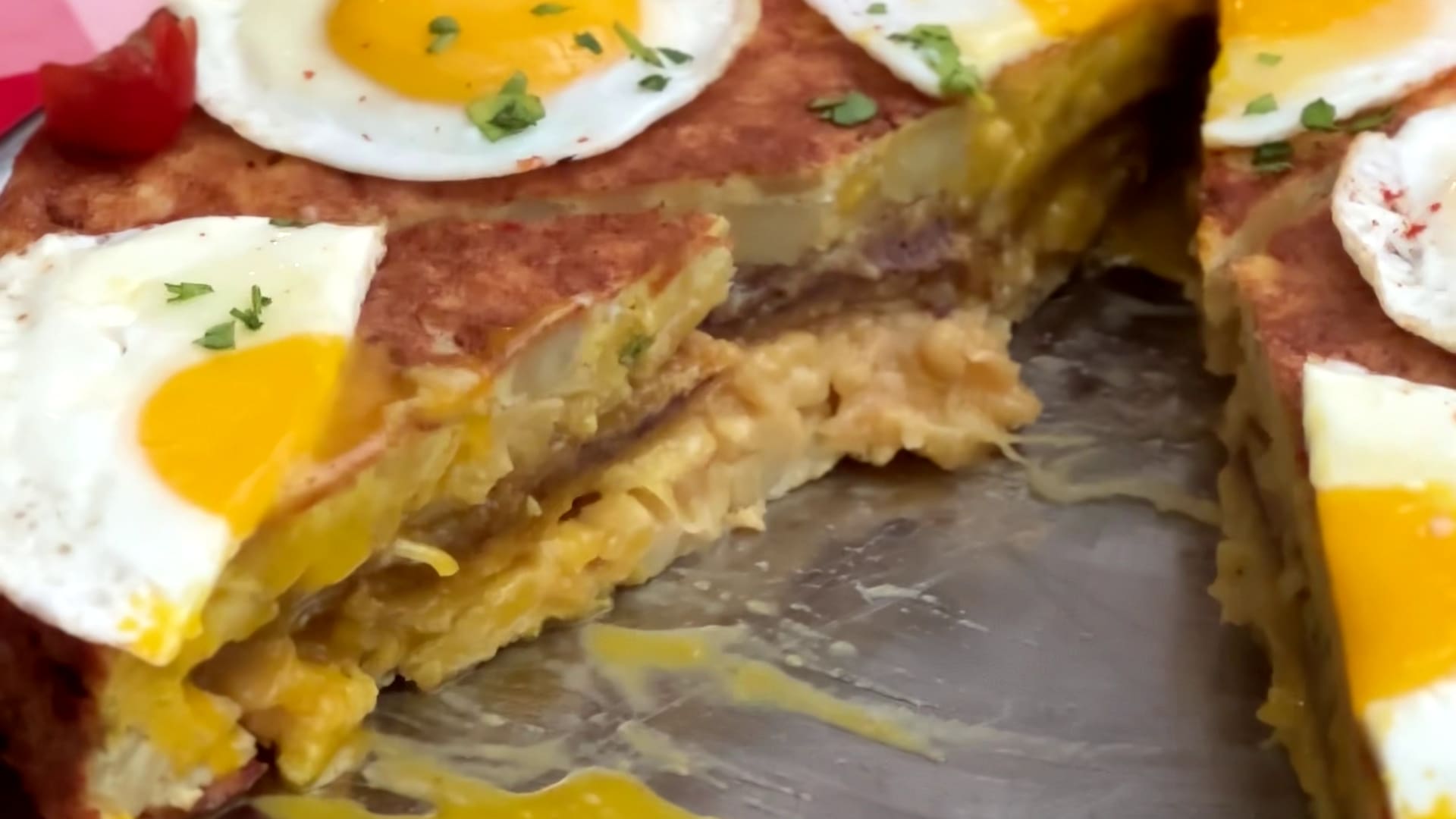 Según Jorge Alberto Hotasegui, el encargado de los dos restaurantes del Club del Progreso, la tortilla es “simple y sabrosa, como tiene que ser”