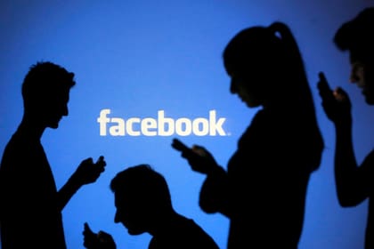 Según la consultora eMarketer, es la primera vez que la cantidad de jóvenes que usa Facebook en forma asidua baja a menos de la mitad de estadounidenses de entre 12 y 17 años