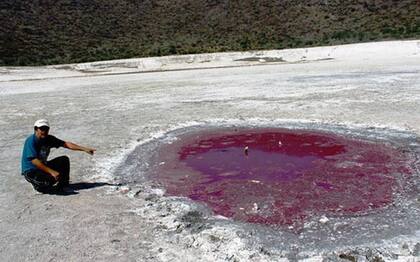 Según la cultura local, el color del agua significa un mal presagio