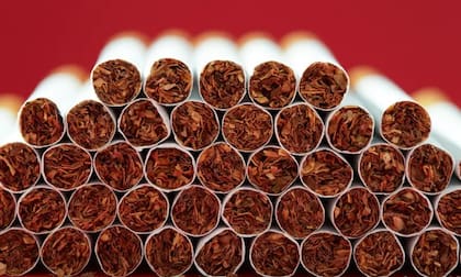 Según la denuncia, 23 distribuidoras mayoristas le compraron cigarrillos a Tabacalera Sarandí por $33.600 millones sin tener "capacidad operativa, económica y financiera", razón por la que consideraron que fue una operación "simulada".