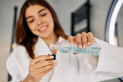 Según la doctora capilar no se debe utilizar el aceite de coco puro, es mejor comprar el que sea combinado incluido en su fórmula