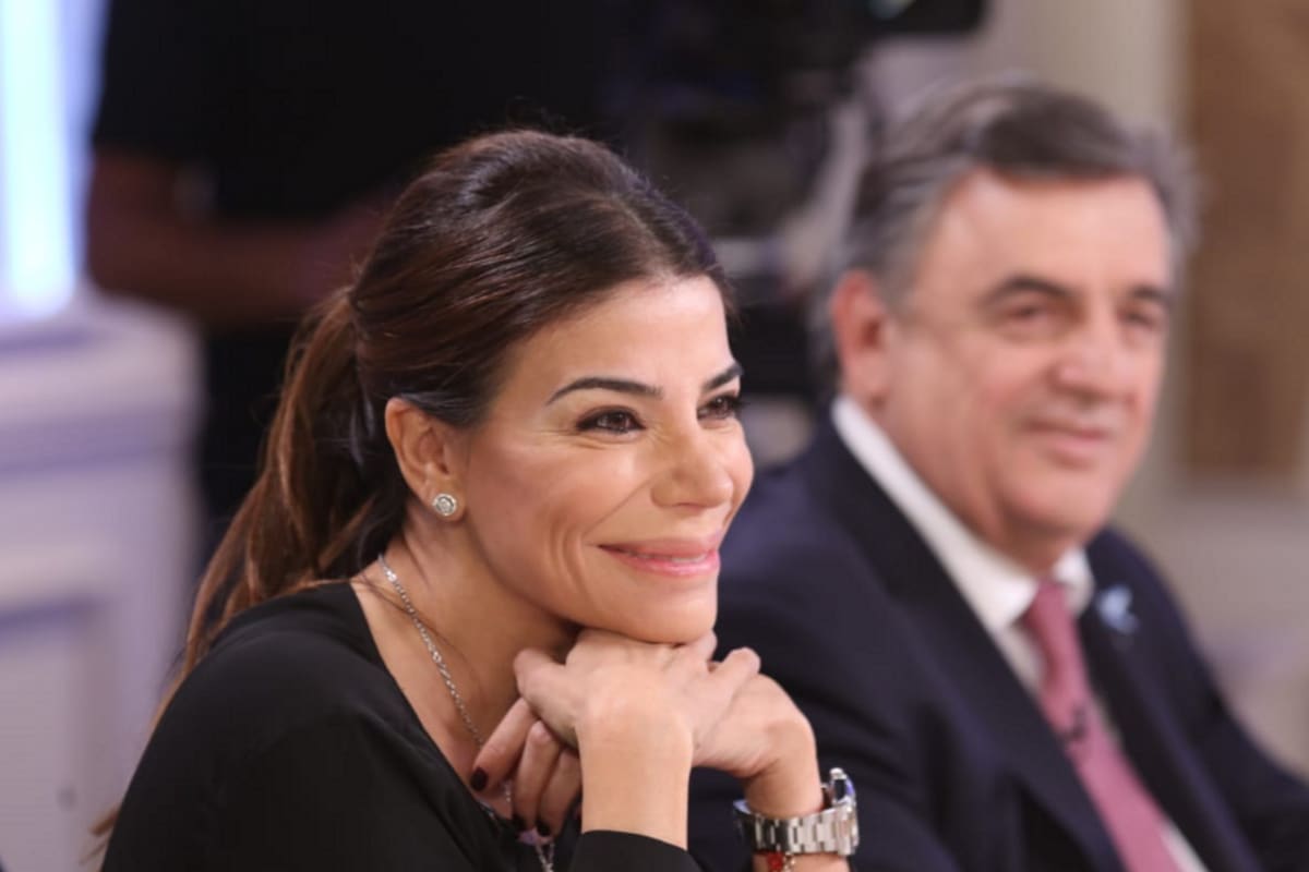 Según la hija del expresidente, la modelo chilena pretende que ellos se vayan de su casa cuando ella va