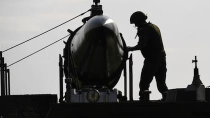 Según la inteligencia estadounidense, Rusia tiene unas 2.000 armas nucleares tácticas, es decir, pequeñas ojivas nucleares con sistemas de lanzamientos destinados a usarse en el campo de batalla o en un ataque limitado