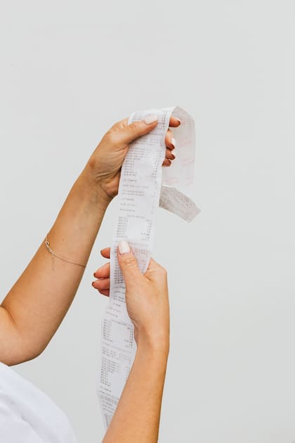 Según la psicología, aquellos que acumulan tickets son más controladores con sus gastos