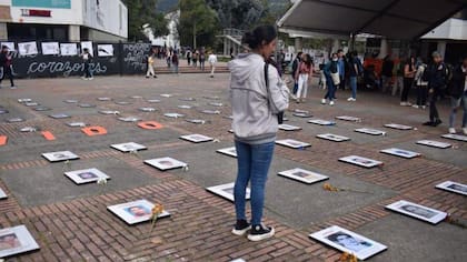 Según la Unidad de Búsqueda de Personas dadas por Desaparecidas, son más de 100.000 los desaparecidos en Colombia durante el conflicto